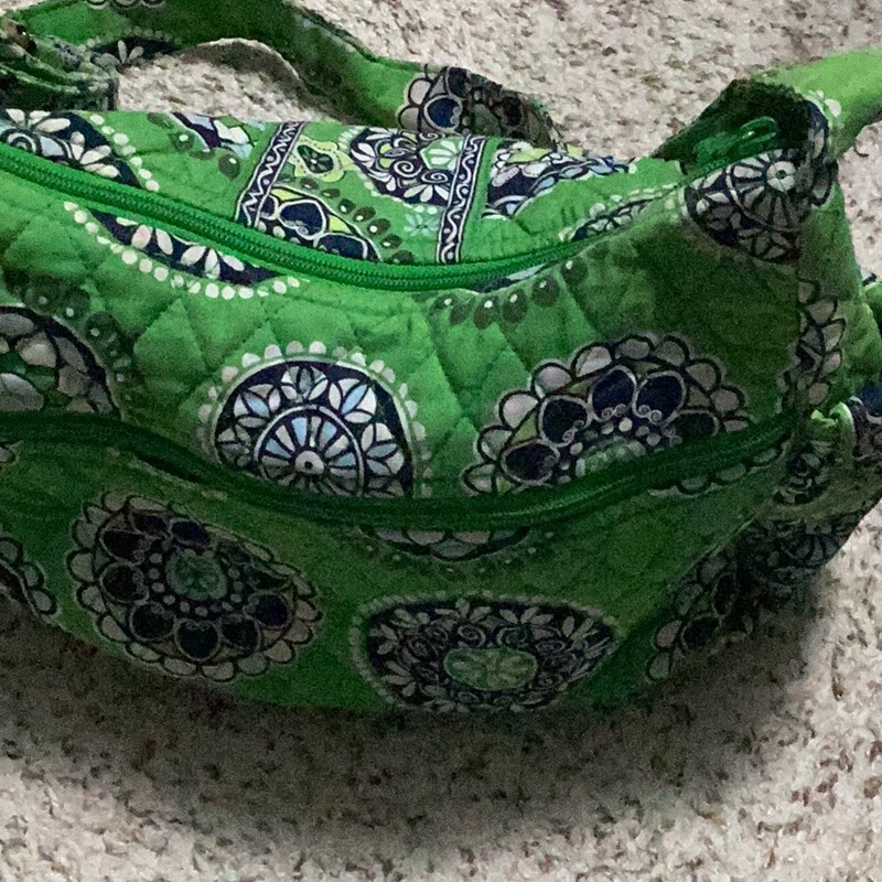 Vera Bradley Quilted Green Floral Cupcake Green Crossbody Bag 11 X 8